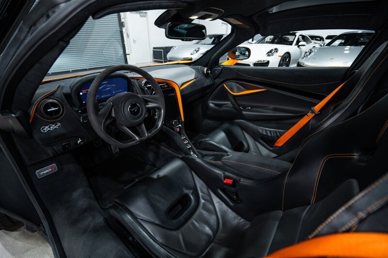Used 2019 McLaren 720S Performance photo 18