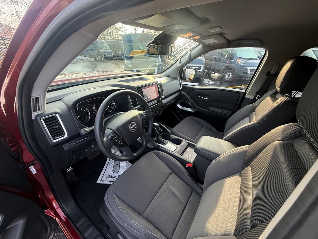 2023 Nissan Frontier SV