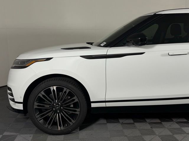 2026 Land Rover Range Rover Velar Dynamic SE