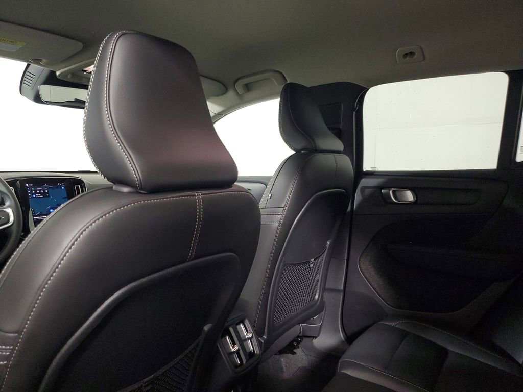 2026 Volvo Xc40 B5 Core