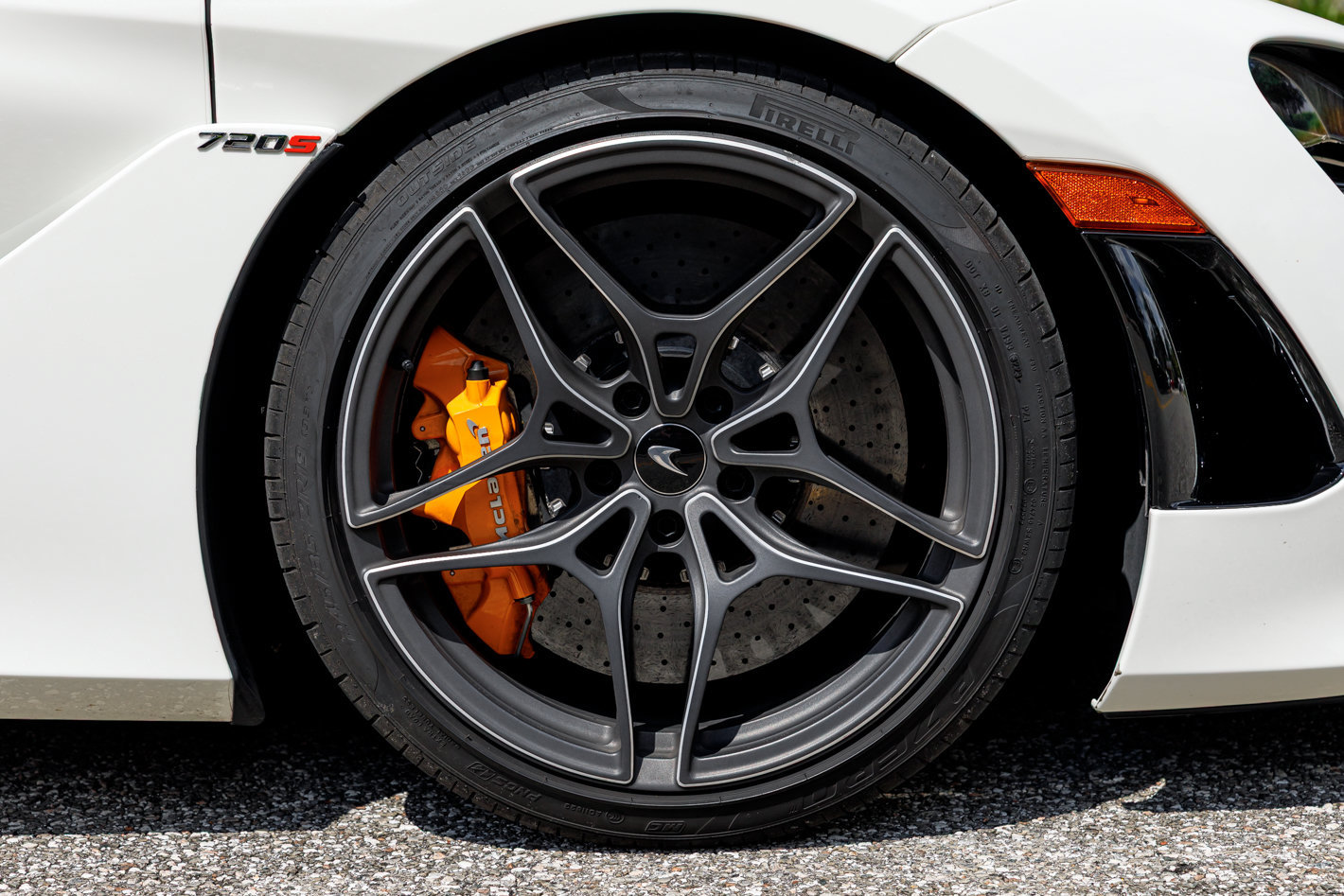 Used 2020 McLaren 720S Performance photo 19