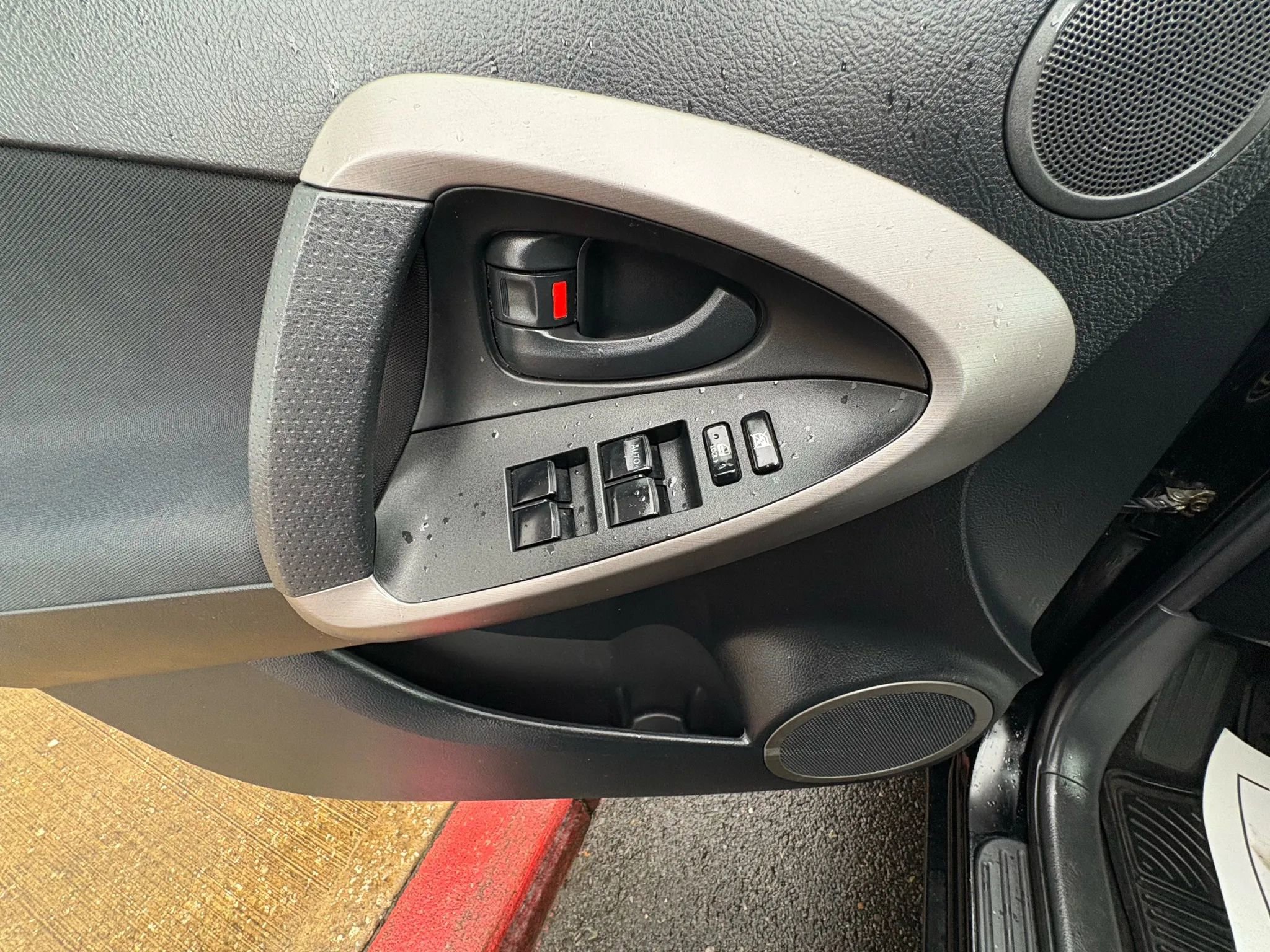 2006 Toyota RAV4 Sport