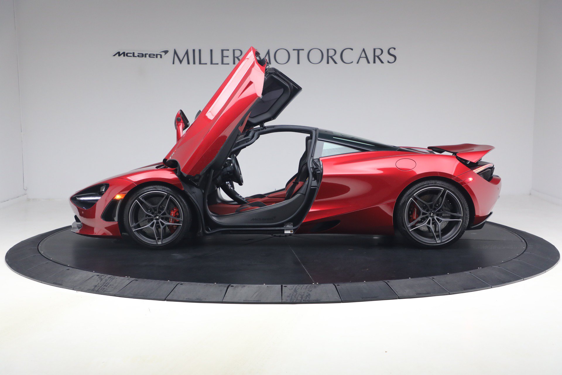 Used 2019 McLaren 720S Performance photo 14