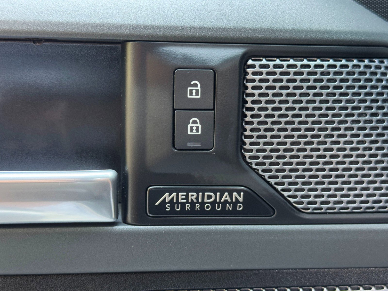 2023 Land Rover Defender 110 X