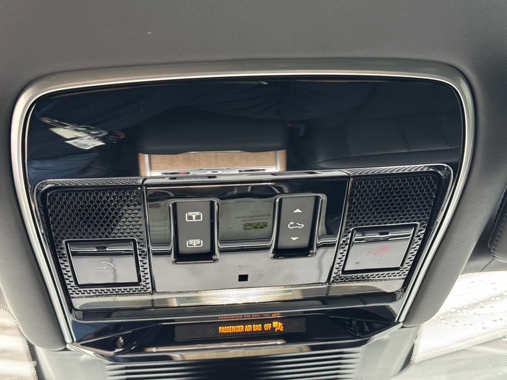 2023 Land Rover Range Rover SV