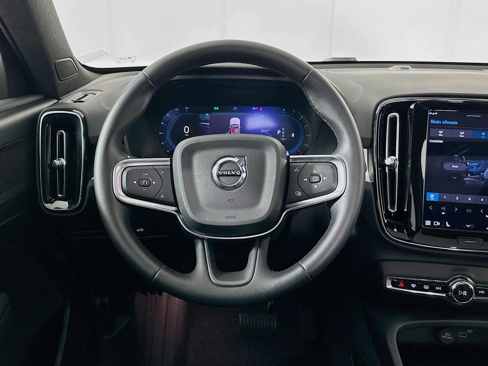 2025 Volvo Xc40 B5 Core