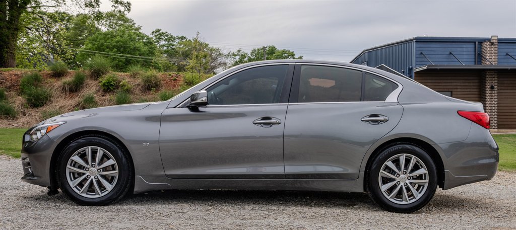 2015 INFINITI Q50 Premium
