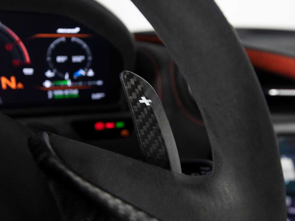 Used 2021 McLaren 765LT photo 17