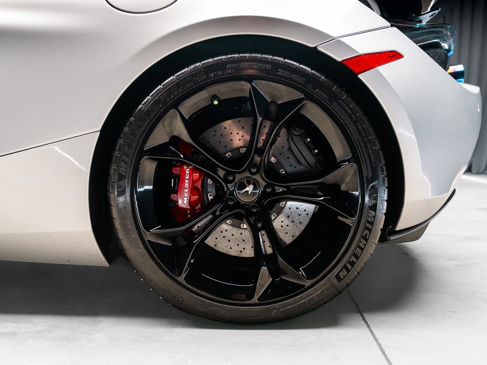 Used 2019 McLaren 720S photo 41