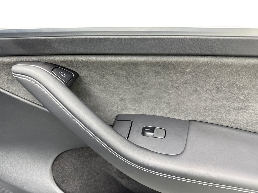 2024 Tesla Model Y Performance