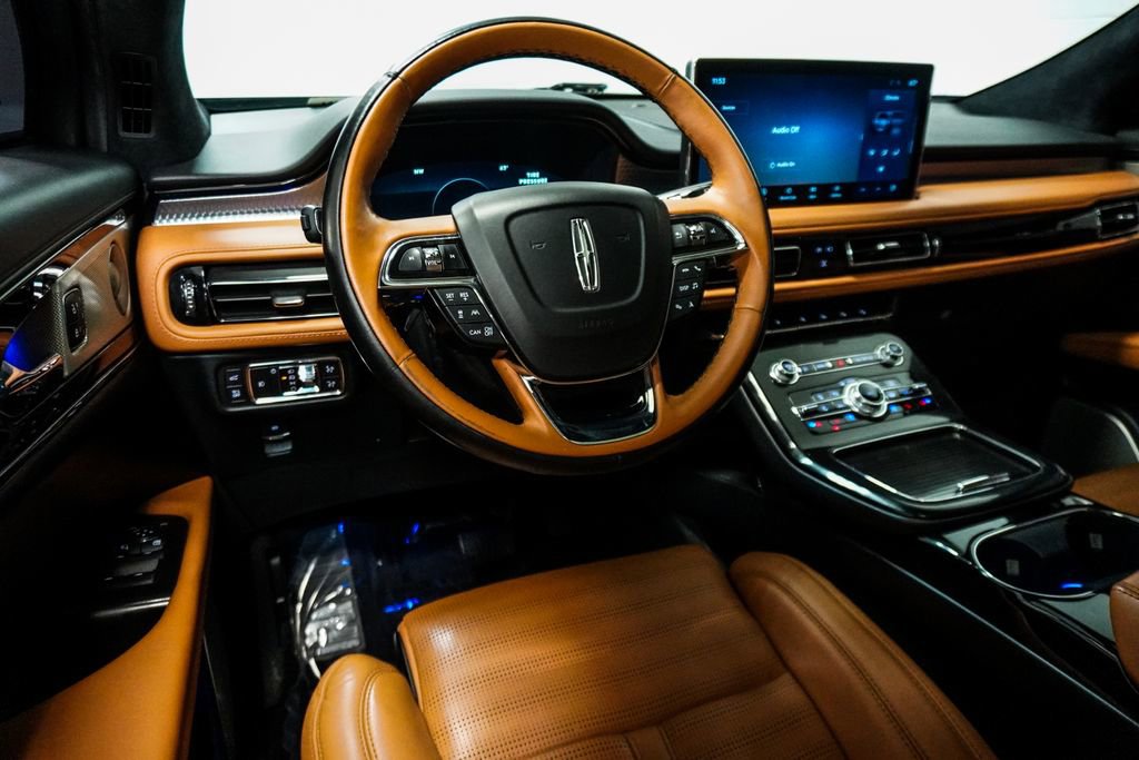 2022 Lincoln Nautilus Black Label