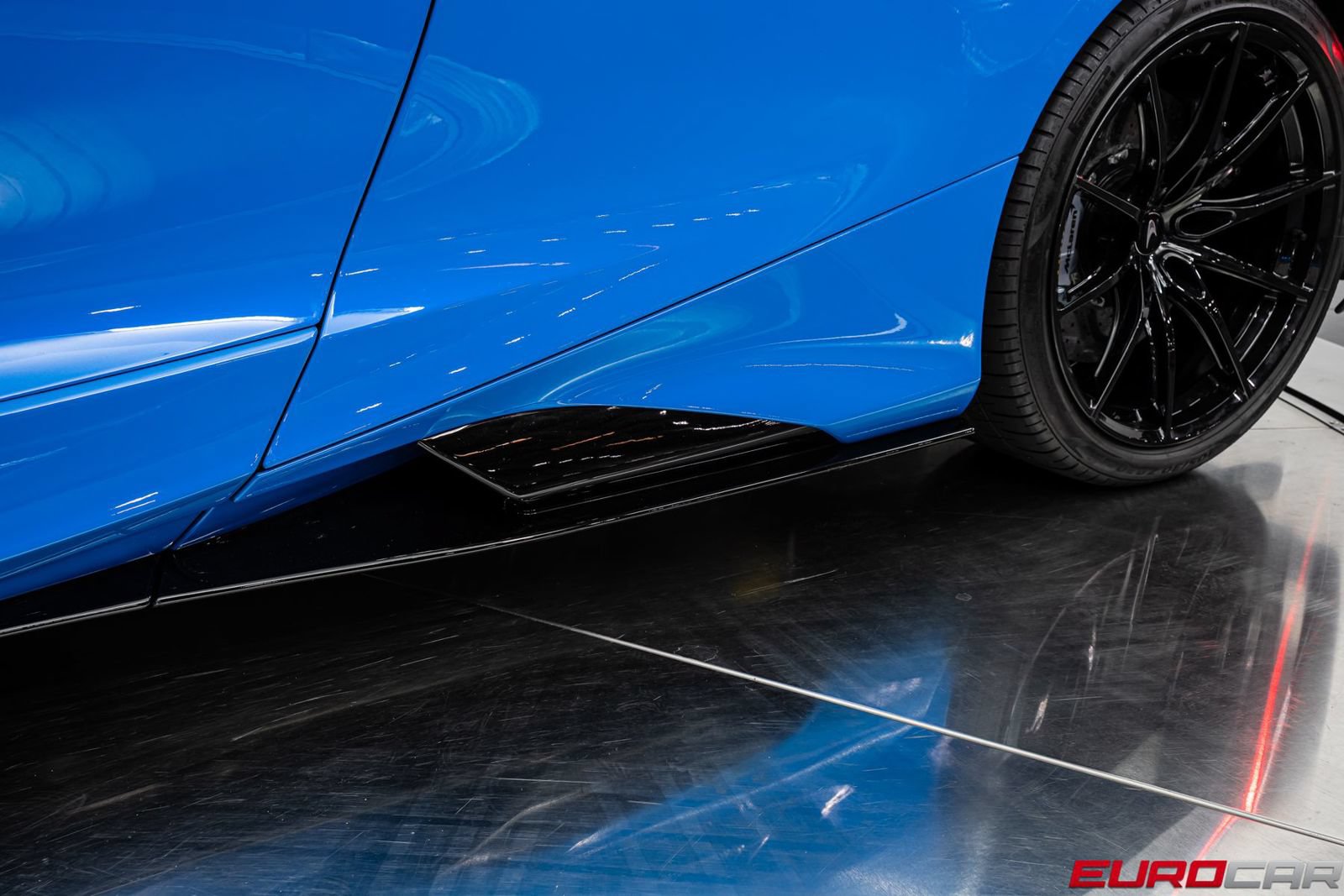 Used 2022 McLaren 765LT photo 21
