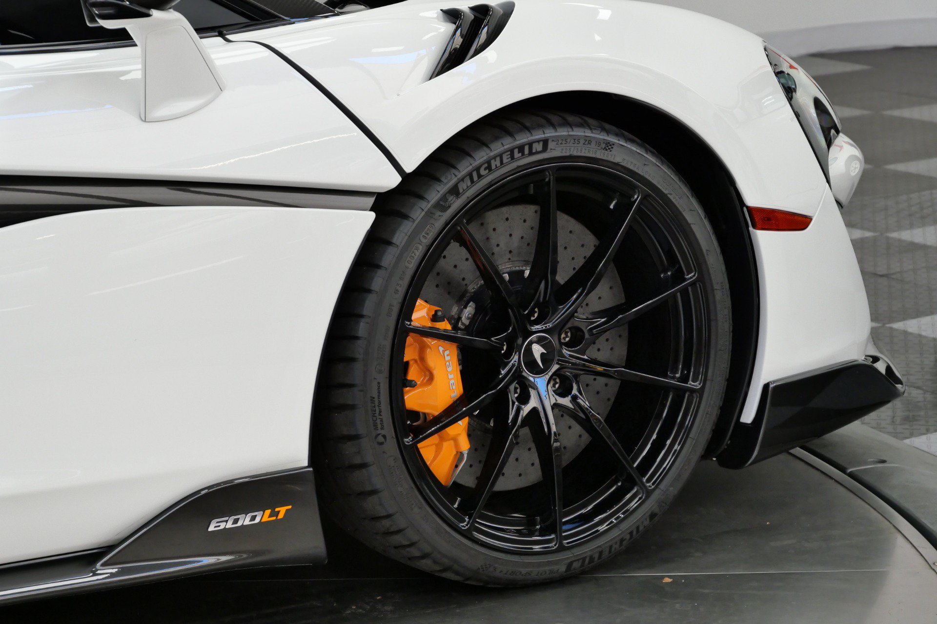 Used 2019 McLaren 600LT photo 38