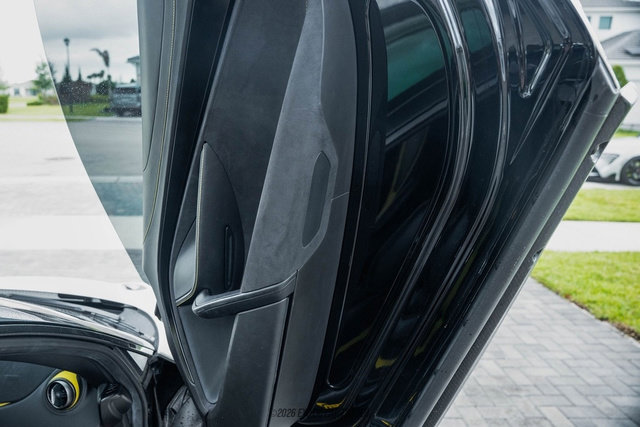Used 2020 McLaren 720S Performance photo 33