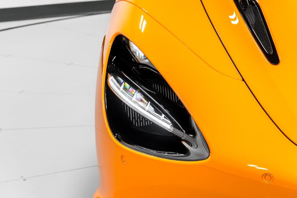 Used 2026 McLaren 750S photo 38