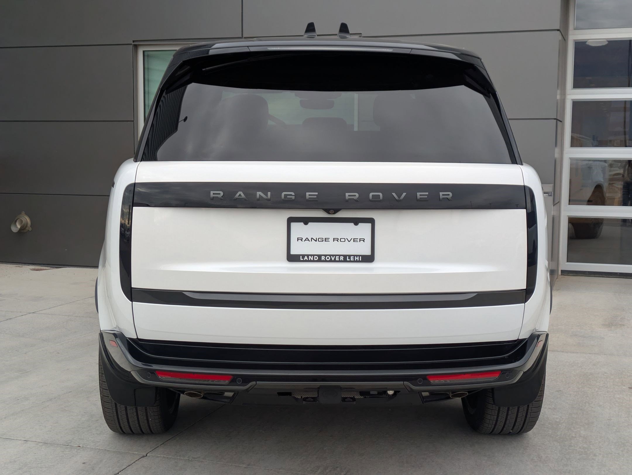 2025 Land Rover Range Rover SE