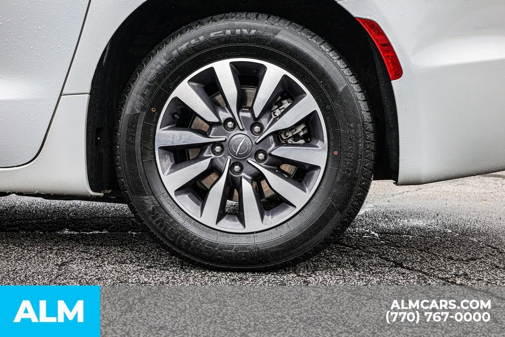 2024 Chrysler Pacifica Select