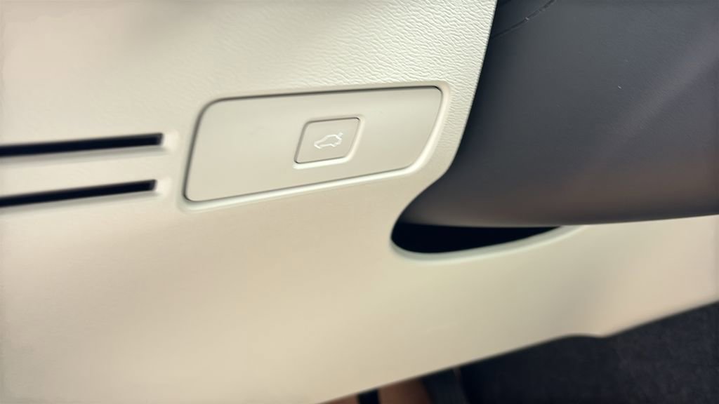 2026 Volvo Xc40 B5 Ultra