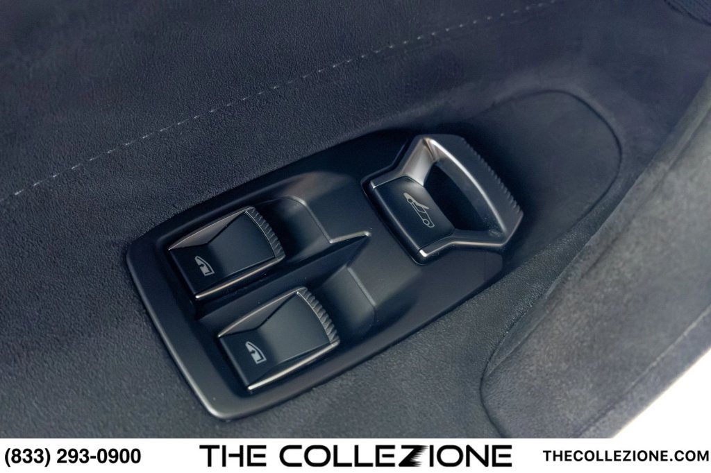 Used 2018 McLaren 720S photo 46