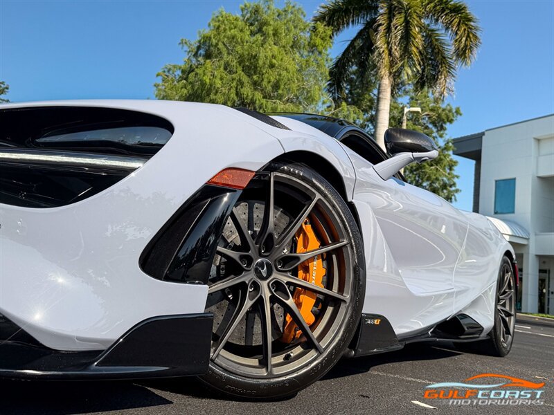Used 2021 McLaren 765LT photo 13