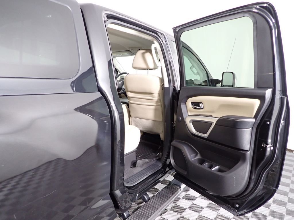 2016 Nissan Titan SL