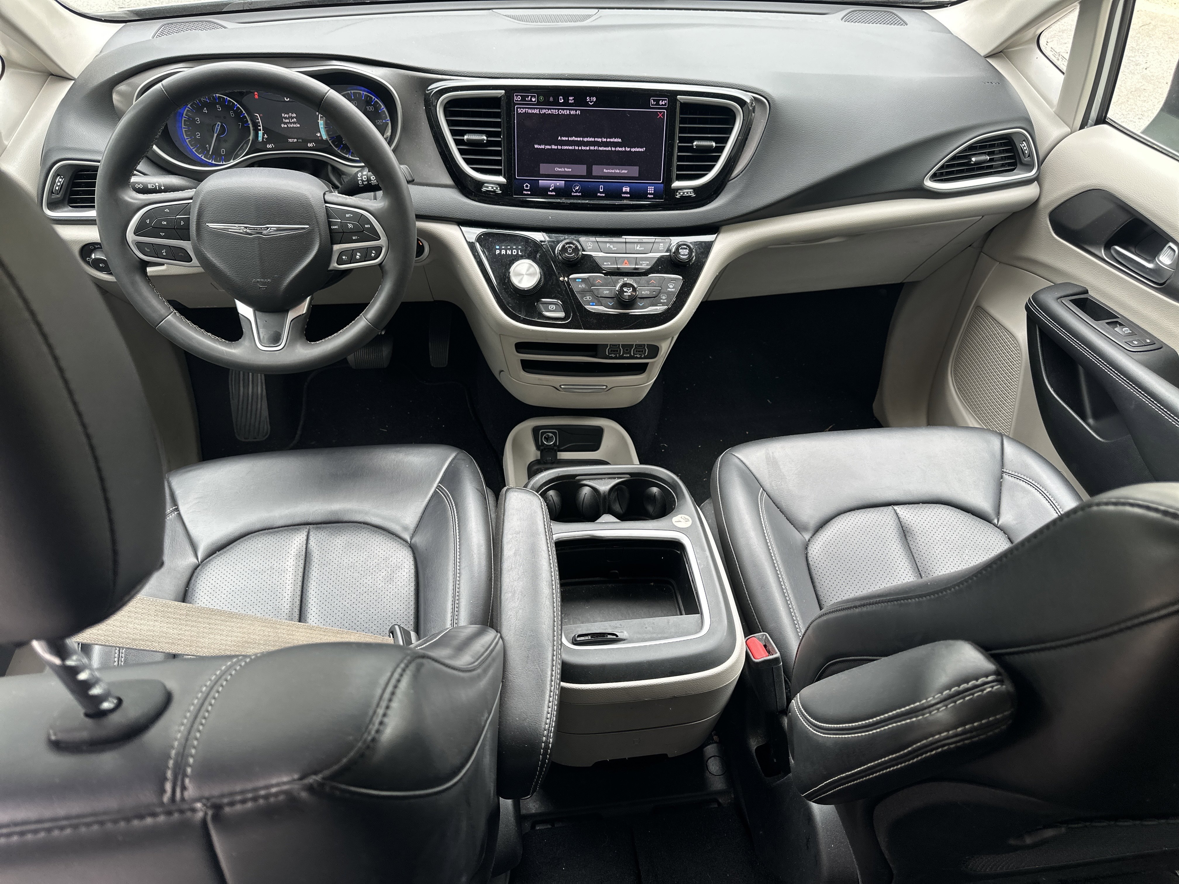 2023 Chrysler Pacifica Touring-L