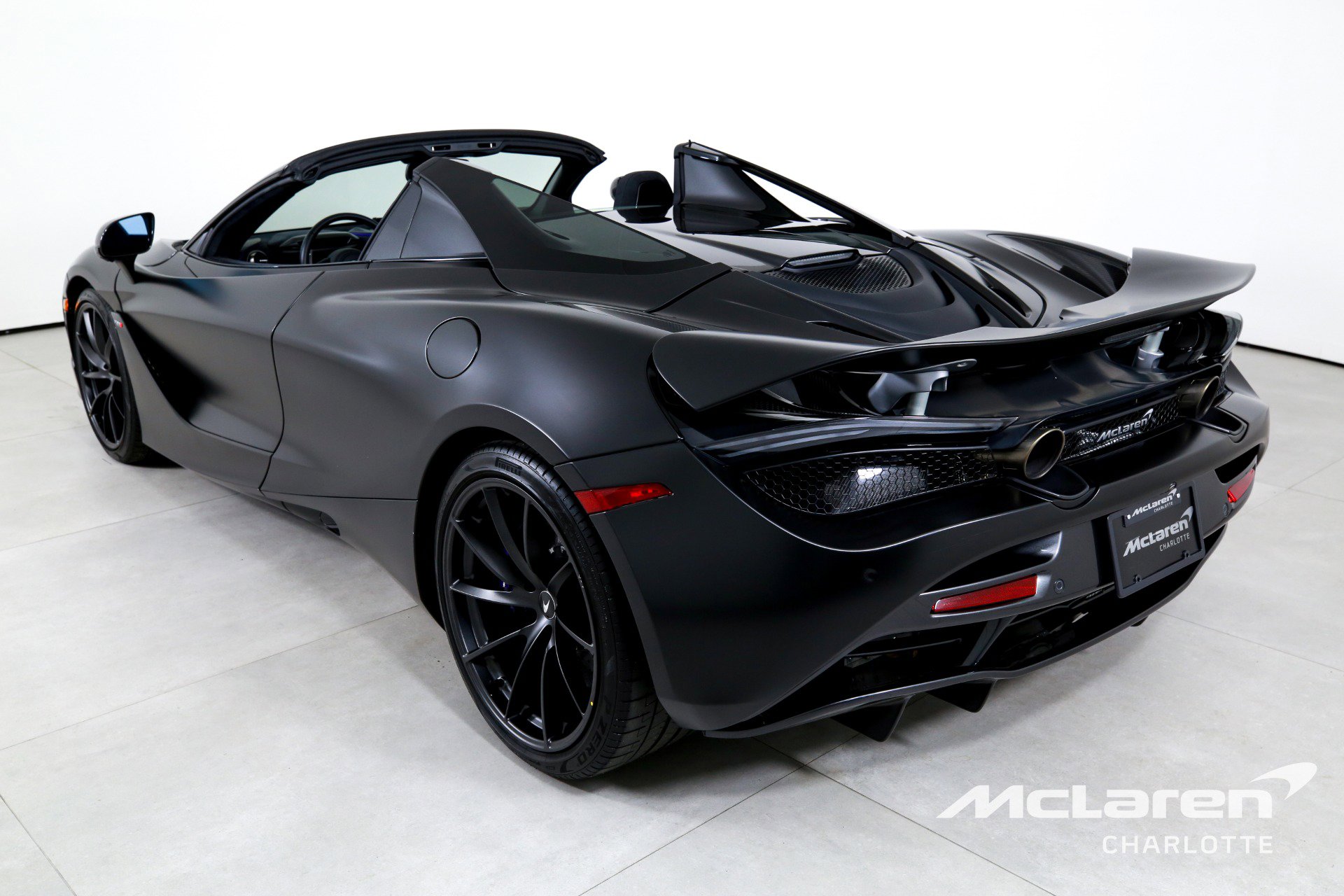 Used 2022 McLaren 720S Spider photo 8