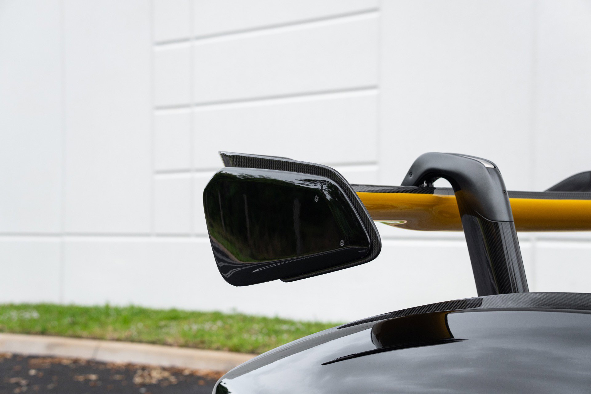 Used 2019 McLaren Senna photo 28