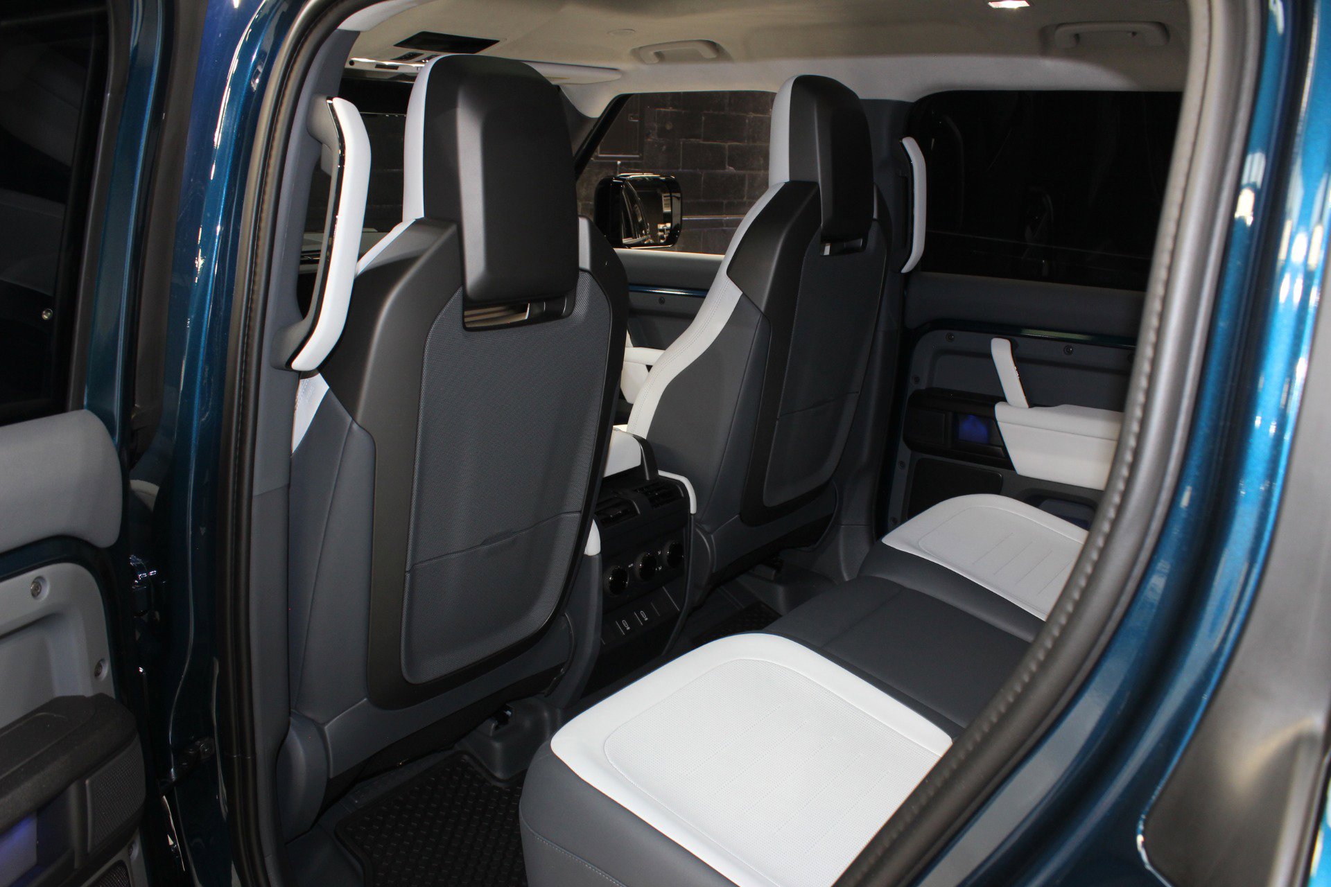 2026 Land Rover Defender 110