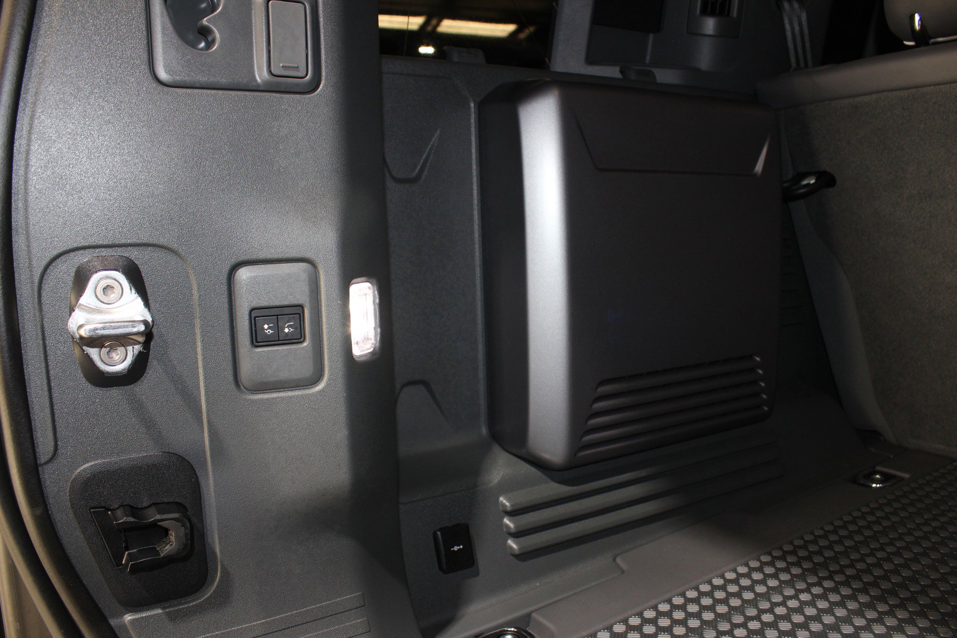 2026 Land Rover Defender 110