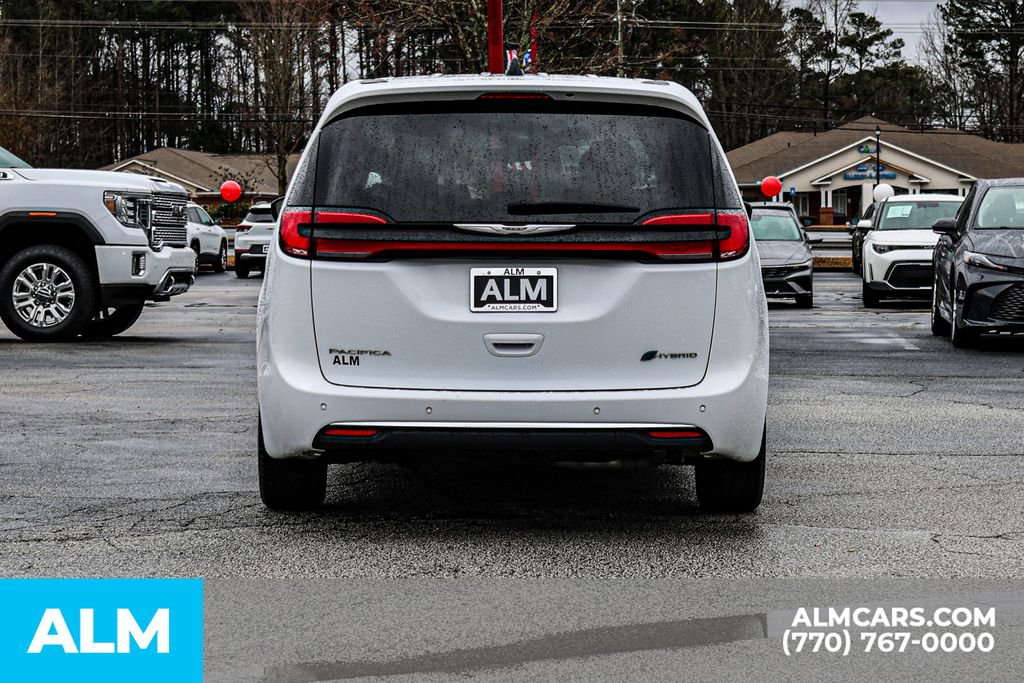 2024 Chrysler Pacifica Select