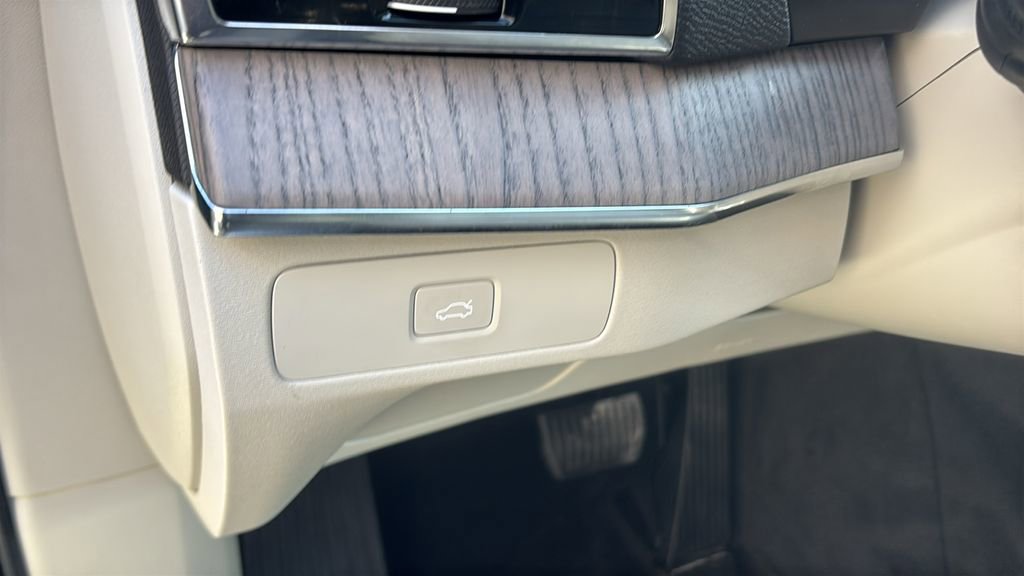 2023 Volvo Xc90 B5 Plus