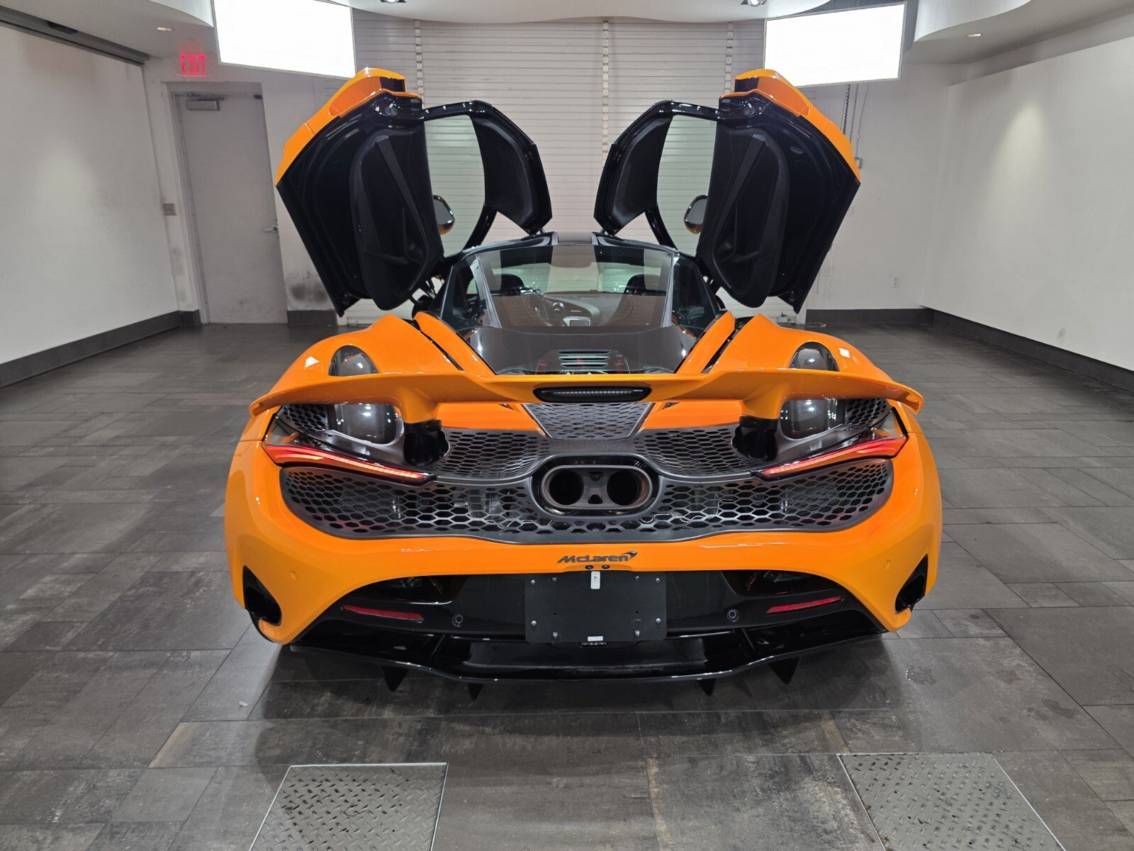 Used 2025 McLaren 750S photo 24