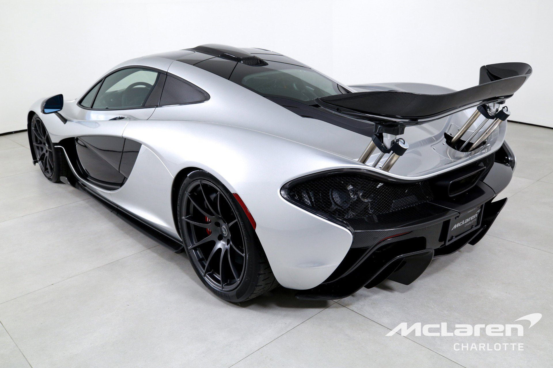 Used 2015 McLaren P1 photo 7