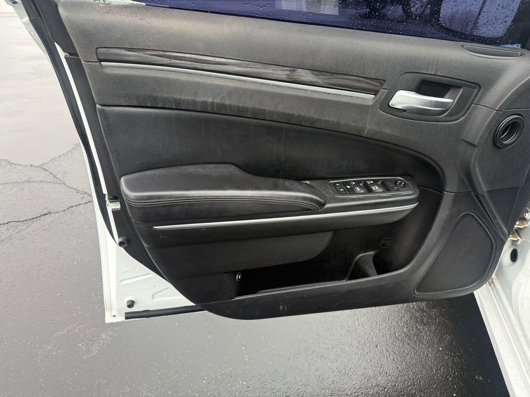 2019 Chrysler 300 Touring