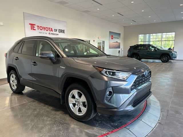 Used 2020 Toyota RAV4 XLE w/ All Weather Liner Package
