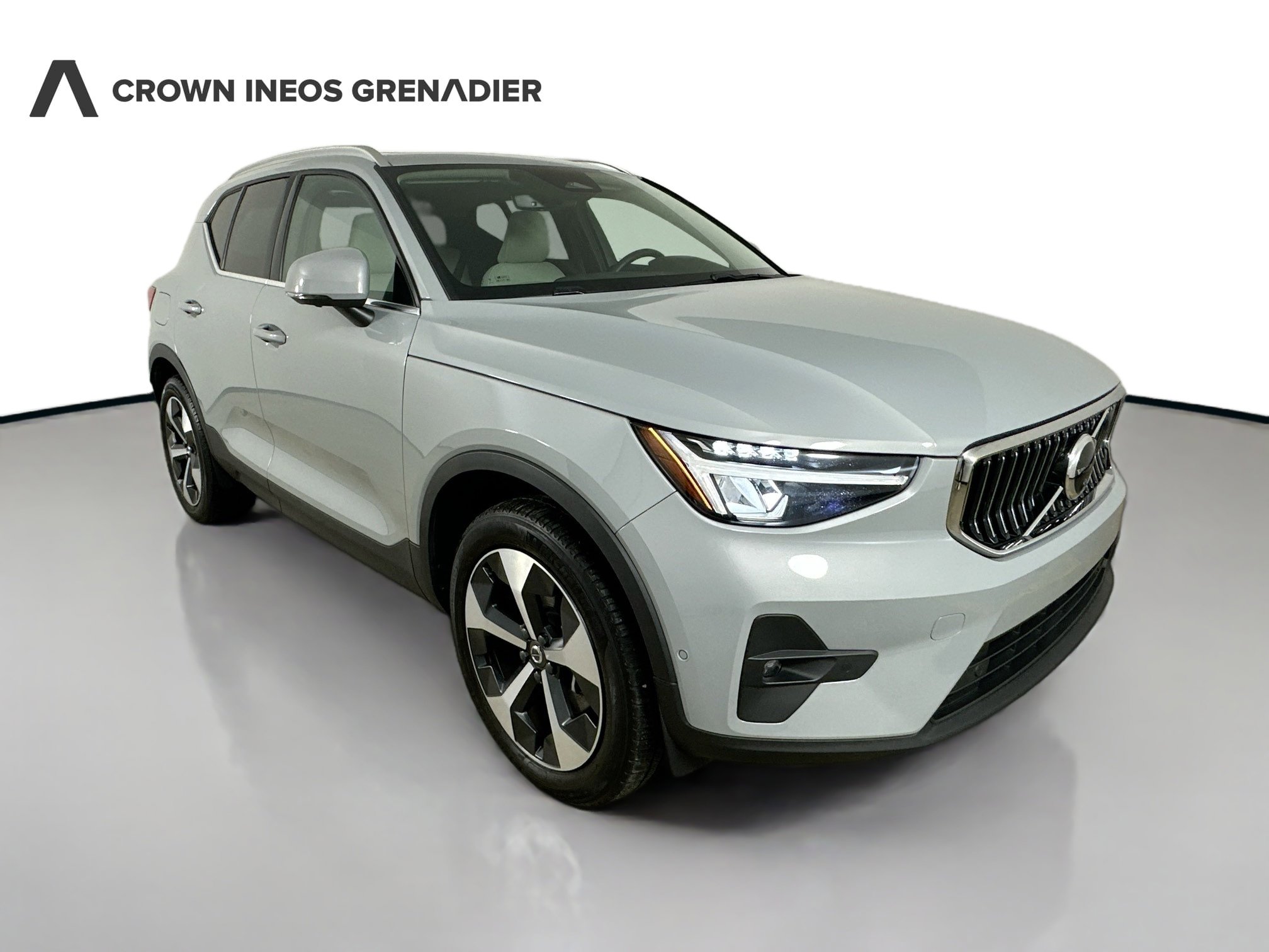 2024 Volvo Xc40 B5 Plus