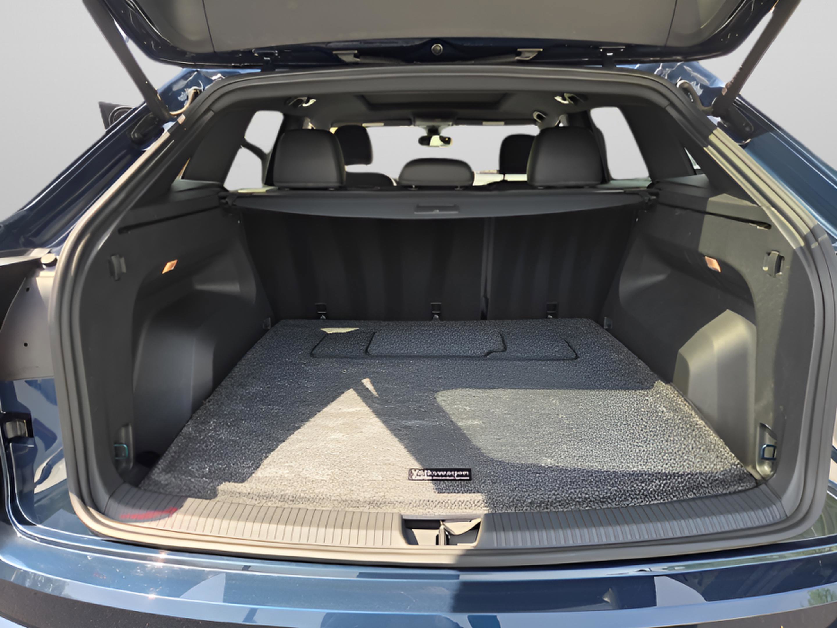 2023 Volkswagen Atlas Cross Sport SEL R-Line