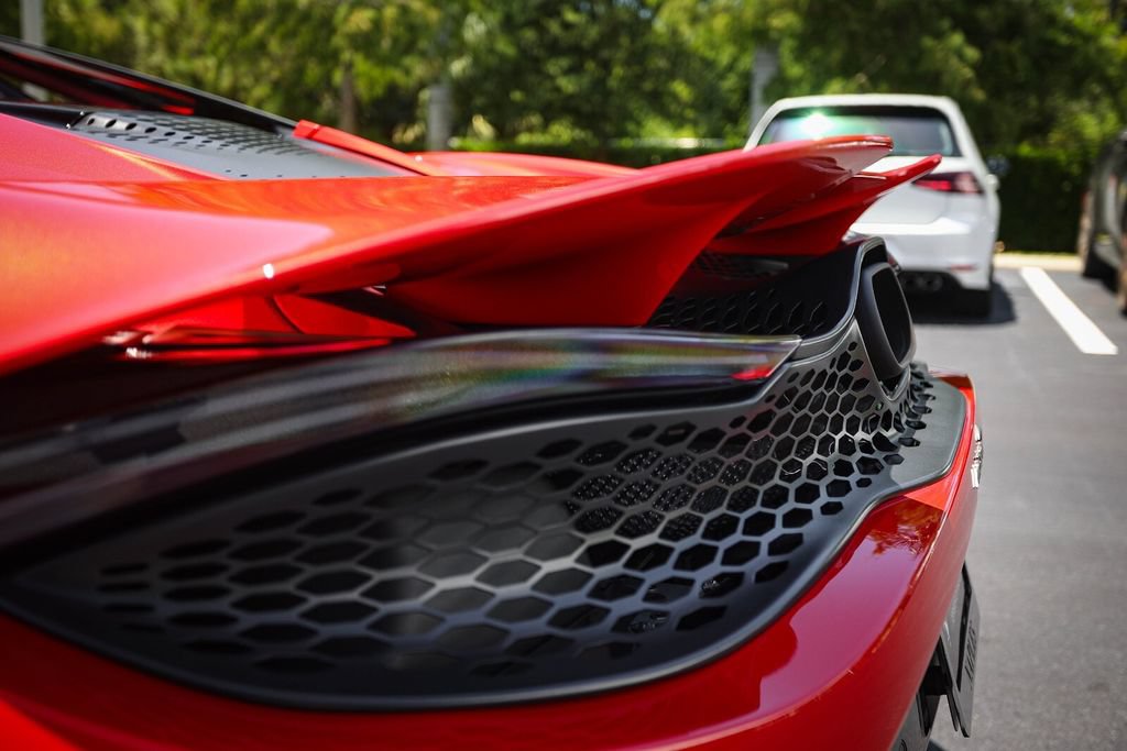 Used 2027 McLaren 750S Spider photo 23