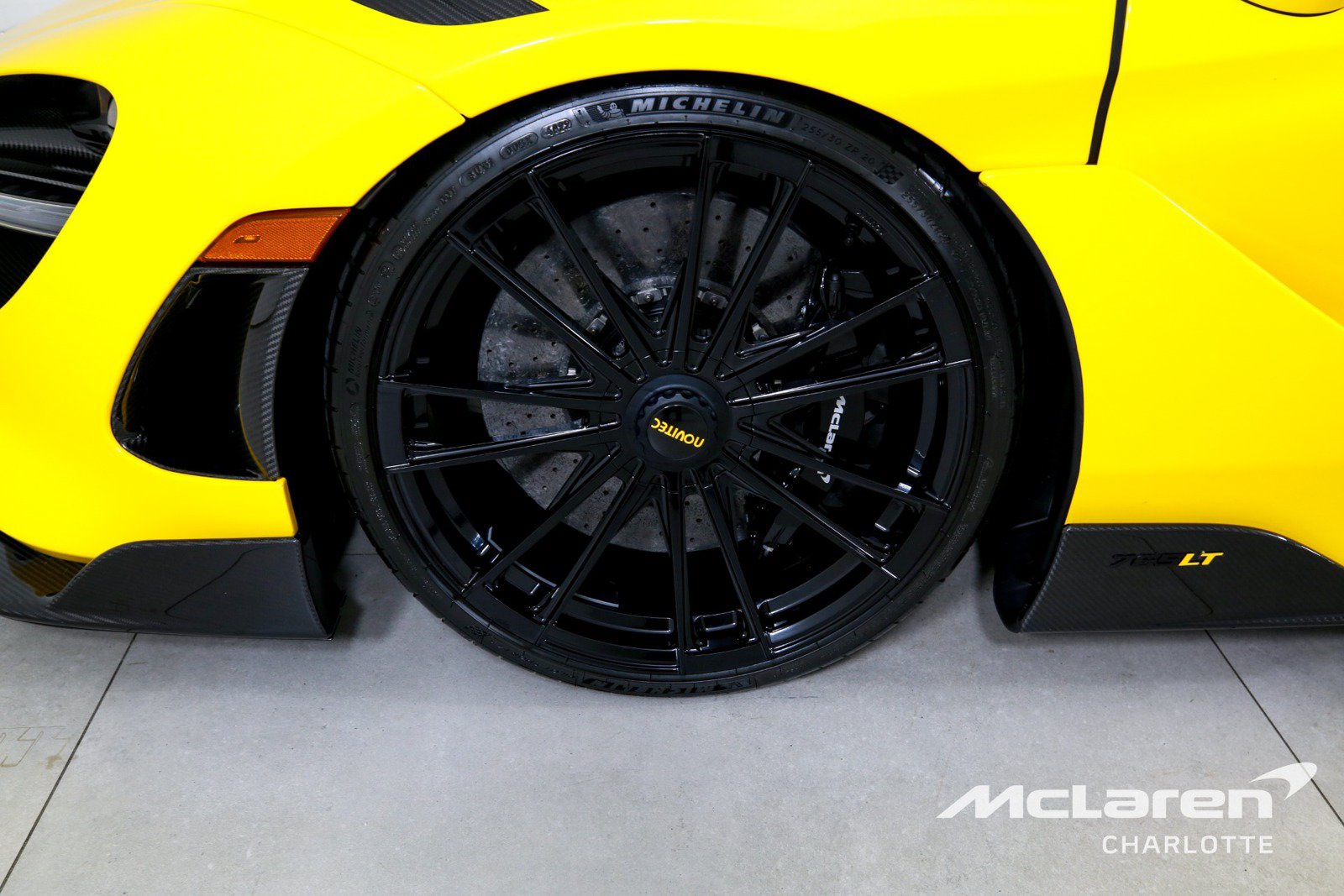 Used 2022 McLaren 765LT photo 28