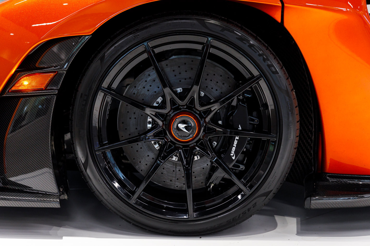 Used 2019 McLaren Senna photo 12