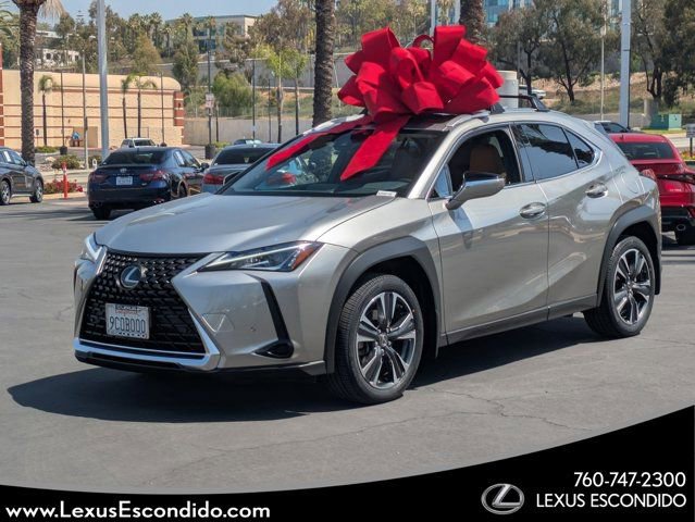 Used 2022 Lexus UX 200 w/ Accessory Package (Z1)