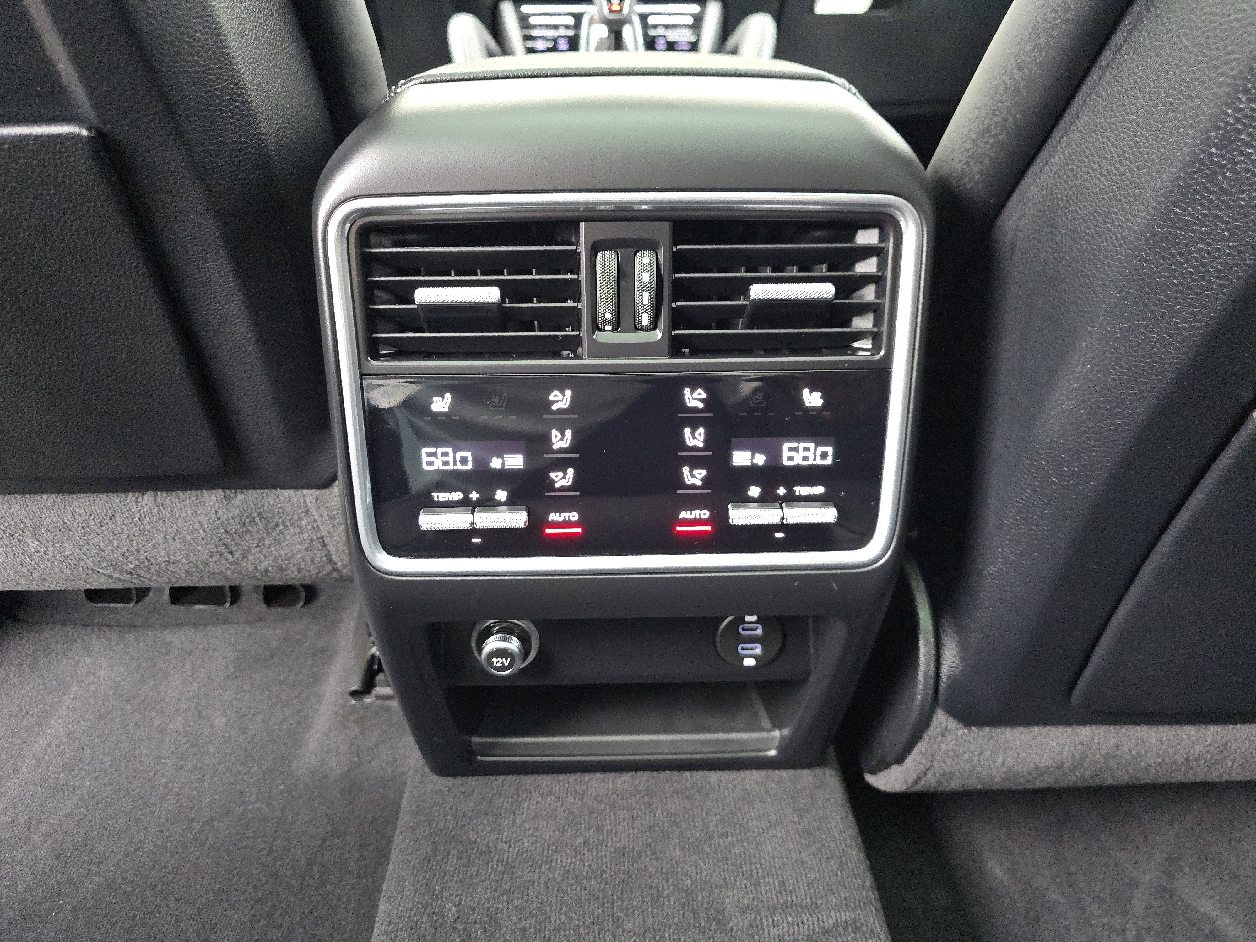 2023 Porsche Cayenne S Platinum