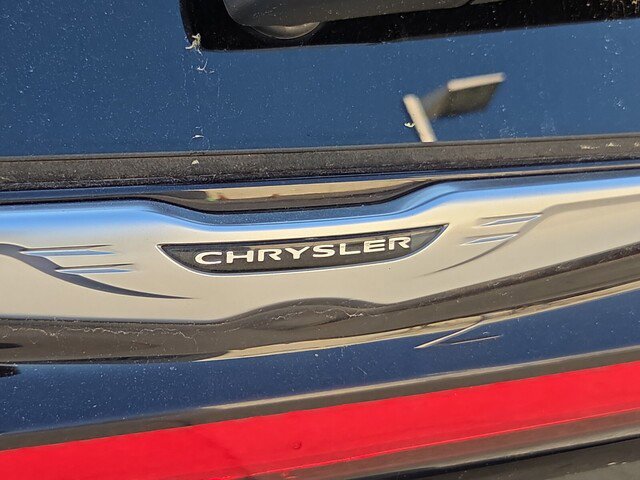 2023 Chrysler Pacifica Touring-L