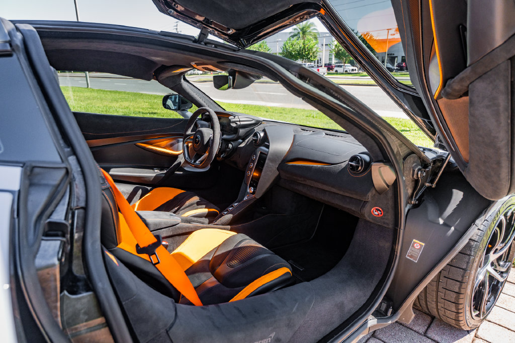 Used 2024 McLaren 750S photo 30