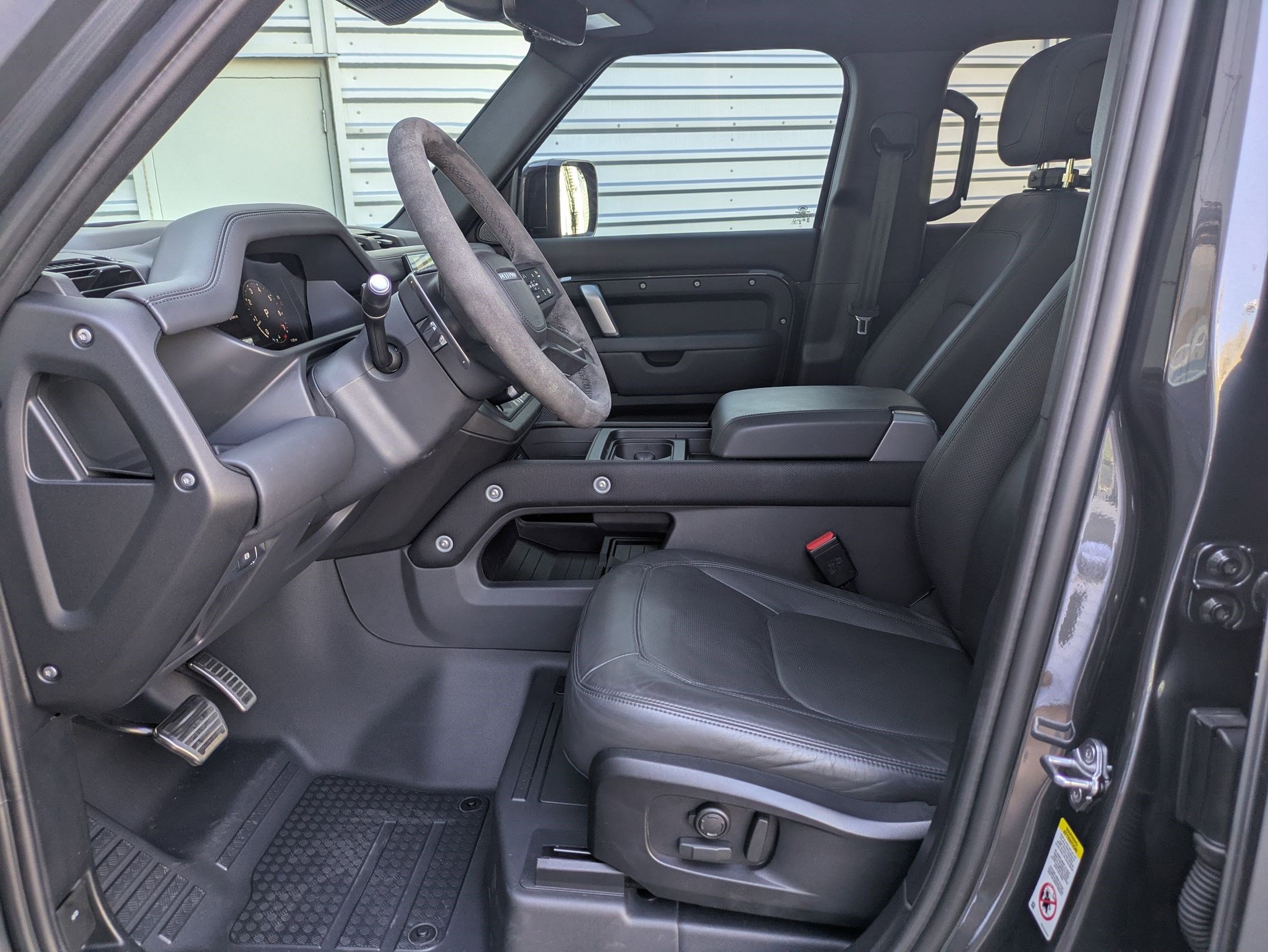 2024 Land Rover Defender 110 Carpathian Edition