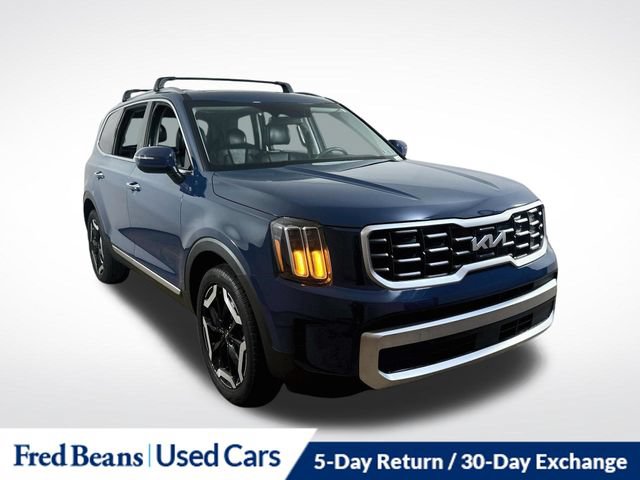 Used 2024 Kia Telluride S w/ S Sunroof Package