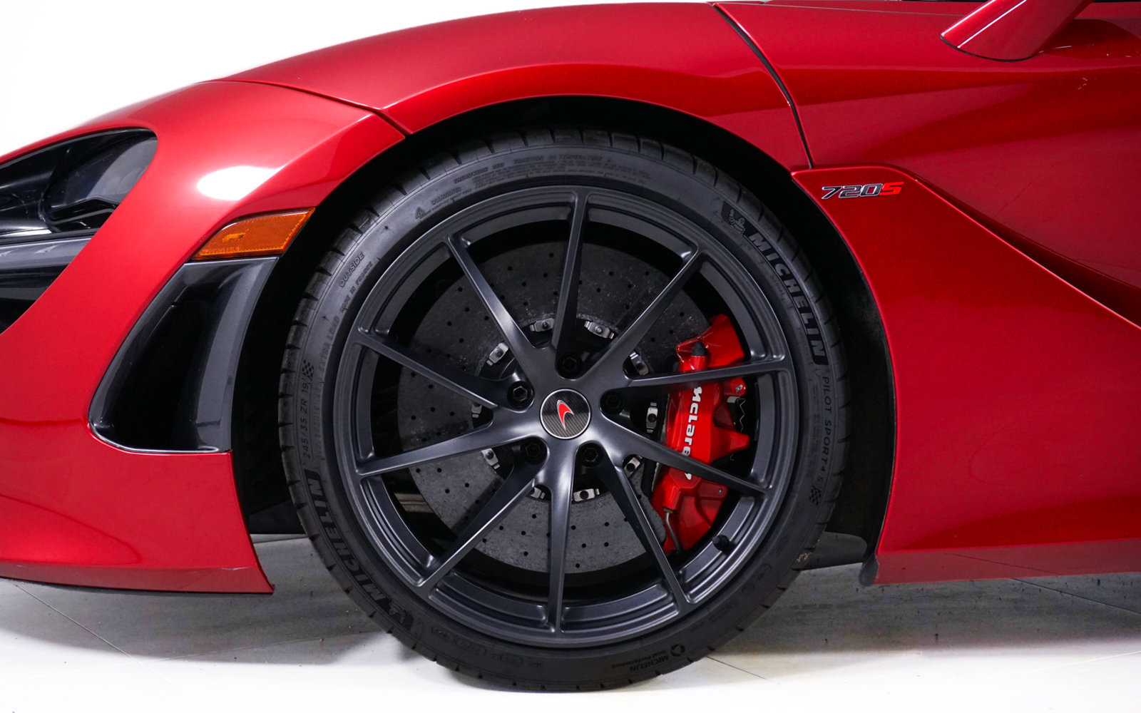 Used 2018 McLaren 720S photo 12