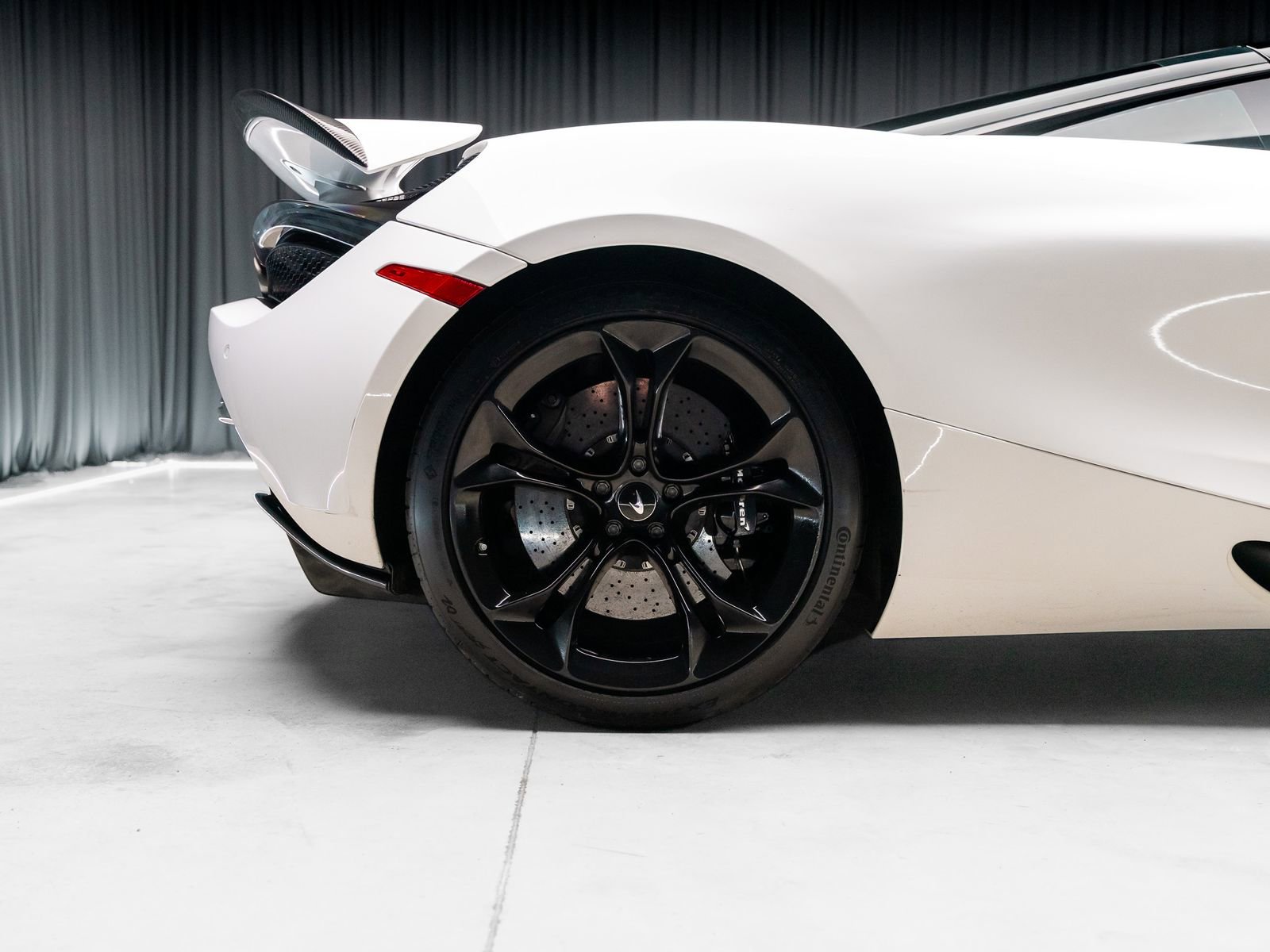 Used 2019 McLaren 720S Performance photo 28