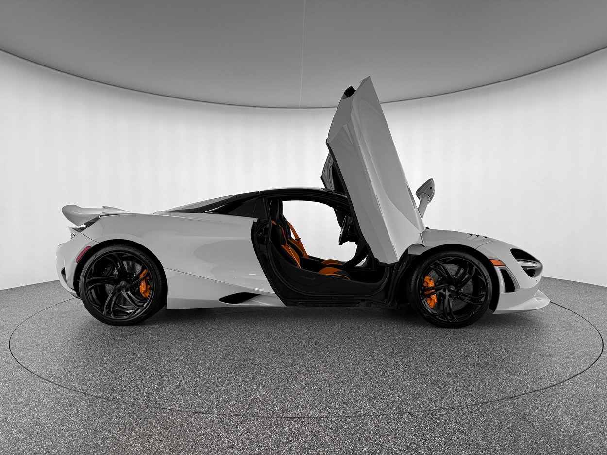 Used 2026 McLaren 750S Spider photo 7